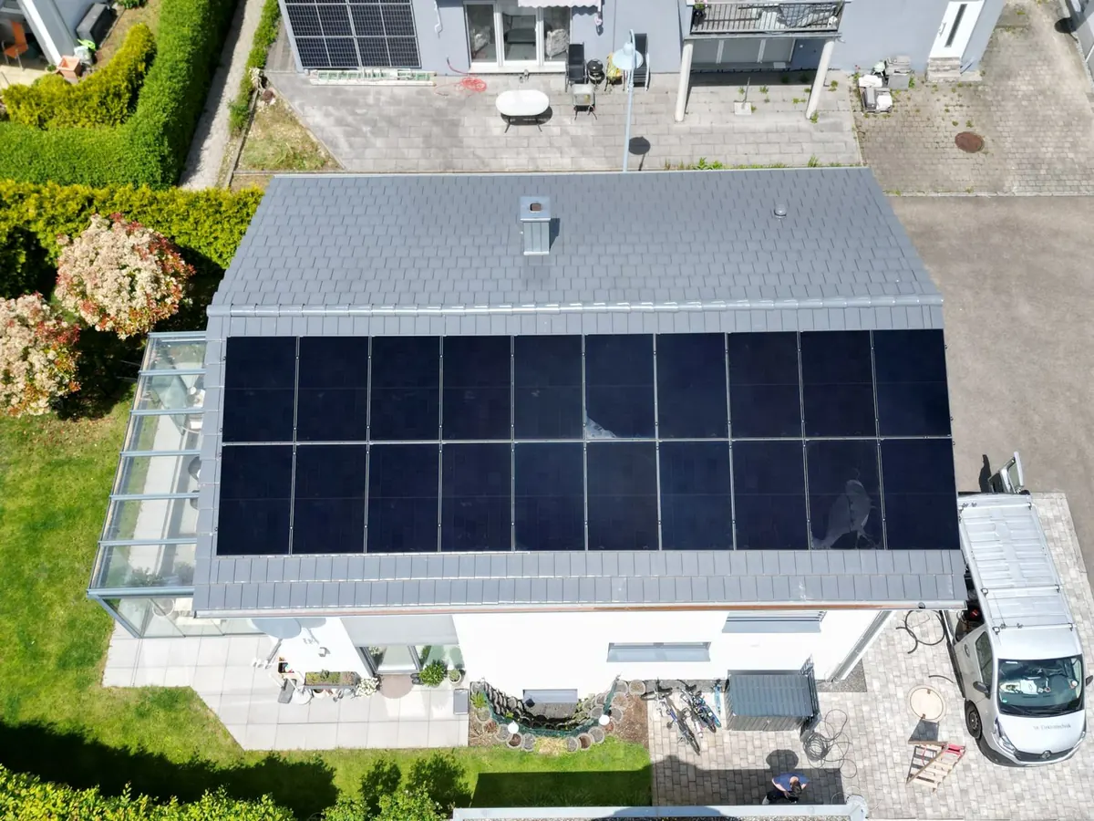 Photovoltaikanlage mit 9,3 kWp von SK-Elektrotechnik in Schwäbisch Gmünd, Satteldach