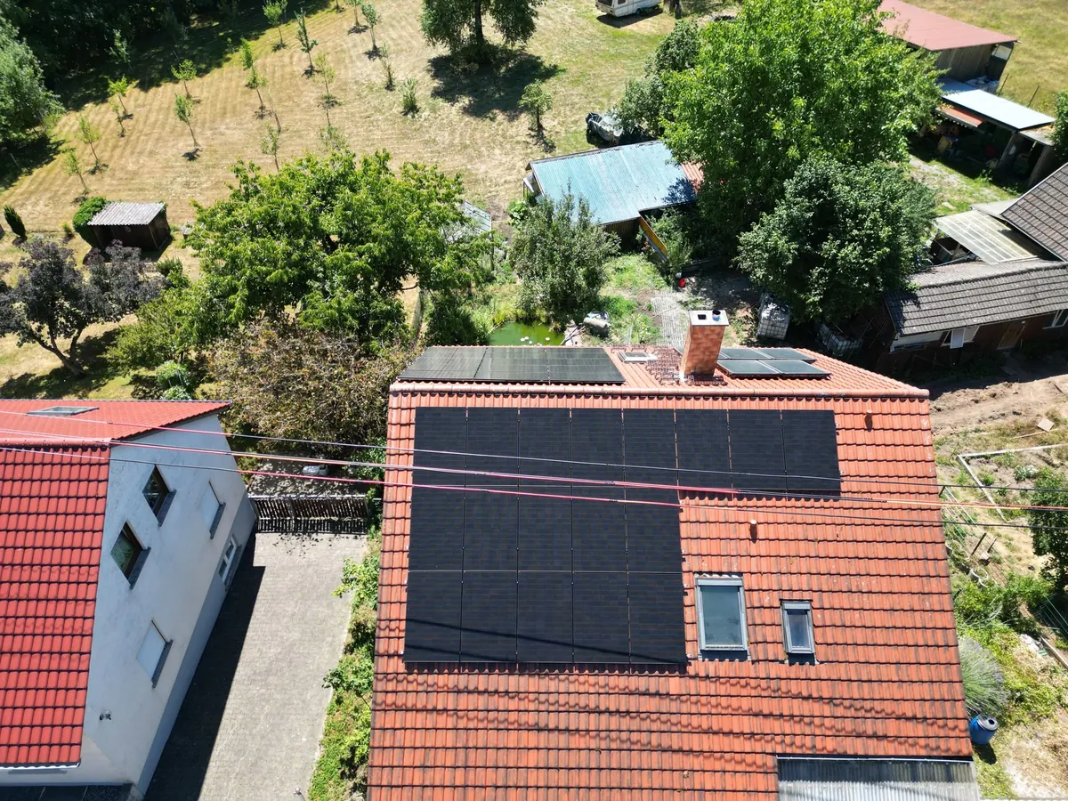 Photovoltaikanlage mit 20,9 kWp von SK-Elektrotechnik in Gschwend, Ziegeldach