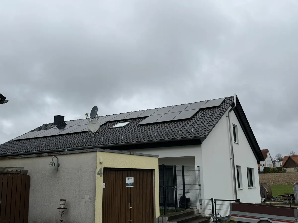Photovoltaikanlage mit 9,9 kWp von SK-Elektrotechnik in Iggingen, Satteldach